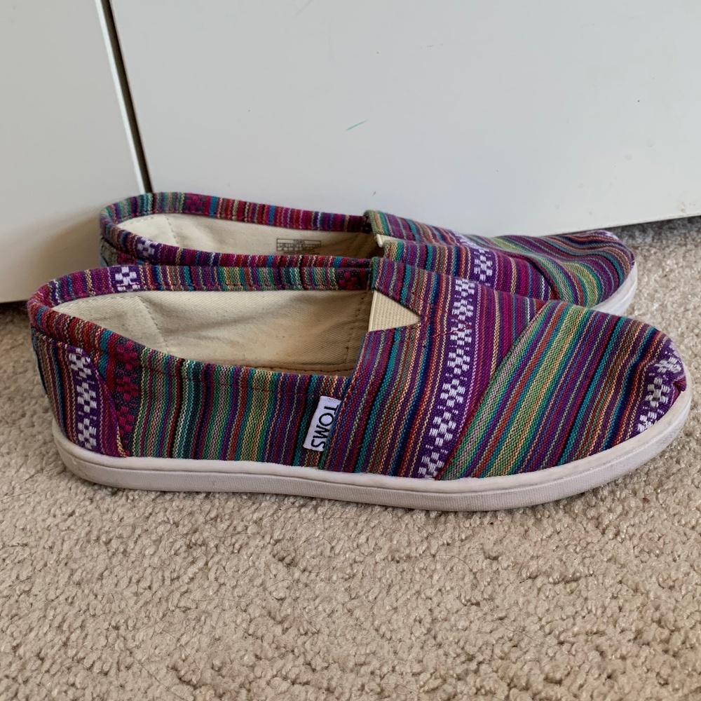 Kids Rainbow Striped Toms Size 4